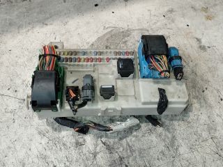 bontott VOLVO S40 Biztosítéktábla Motortér