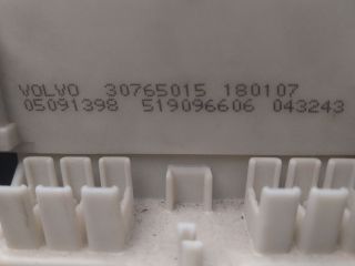 bontott VOLVO S40 Biztosítéktábla Motortér