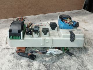 bontott VOLVO S40 Biztosítéktábla Motortér