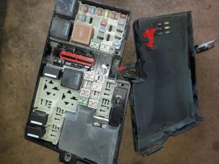 bontott VOLVO S40 Biztosítéktábla Motortér