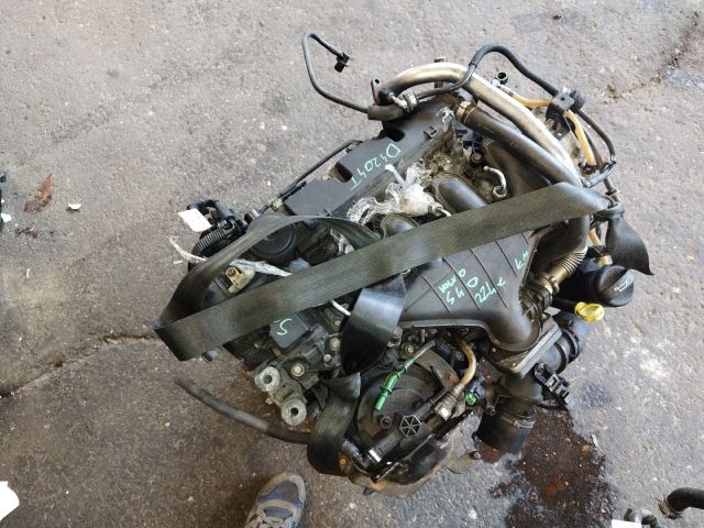 bontott VOLVO S40 Motor (Fűzött blokk hengerfejjel)