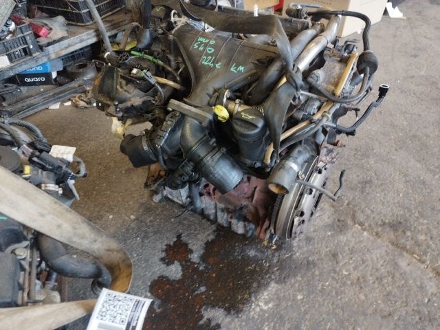bontott VOLVO S40 Motor (Fűzött blokk hengerfejjel)