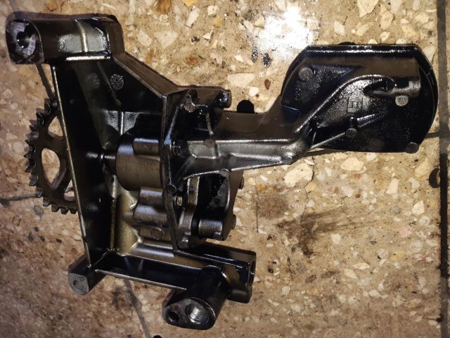 bontott VOLVO S40 Olajszivattyú