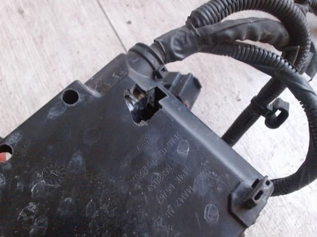 bontott VOLVO S40 Biztosítéktábla Motortér