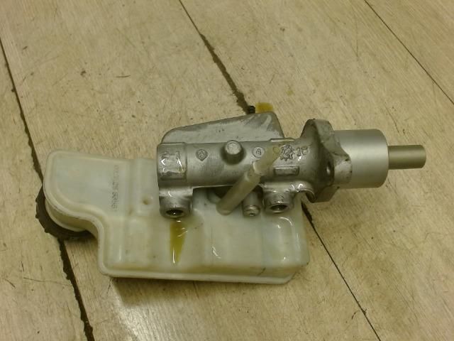 bontott VOLVO S40 Főfékhenger