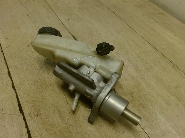 bontott VOLVO S40 Főfékhenger