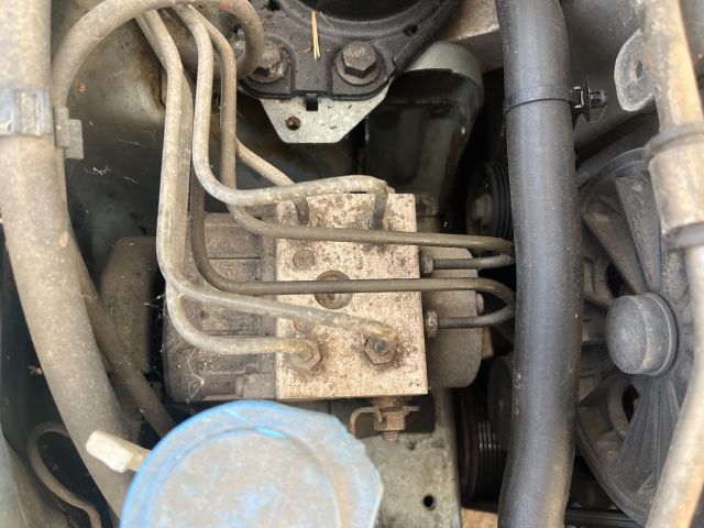 bontott VOLVO S40 Motor (Fűzött blokk hengerfejjel)