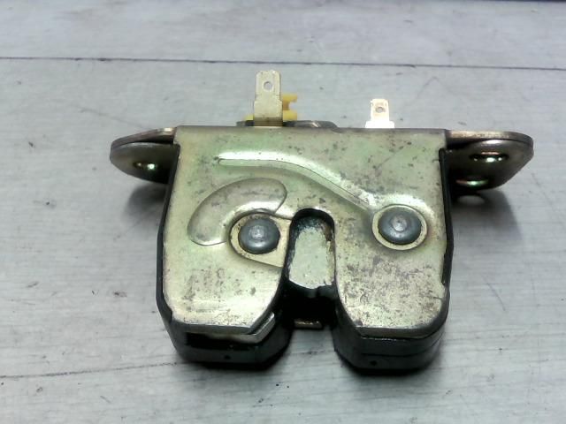 bontott VOLVO S40 Bal Csomagtérajtó Zárszerkezet