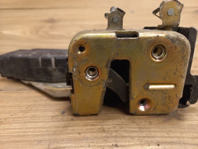 bontott VOLVO S40 Bal első Ajtózár