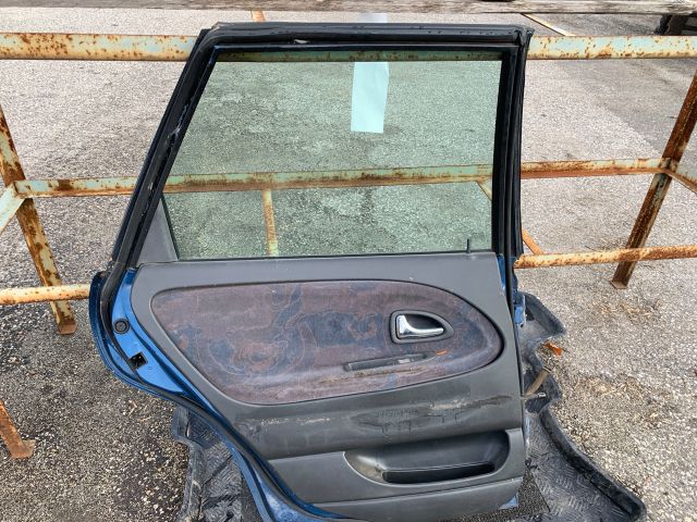 bontott VOLVO S40 Bal hátsó Ajtó (Részeivel)