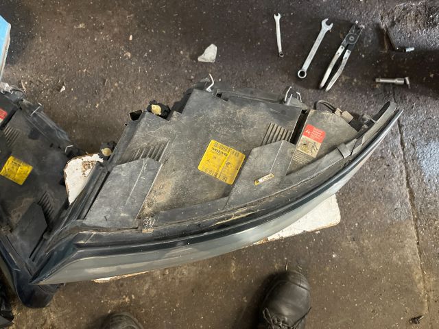 bontott VOLVO S40 Bal Xenon Fényszóró