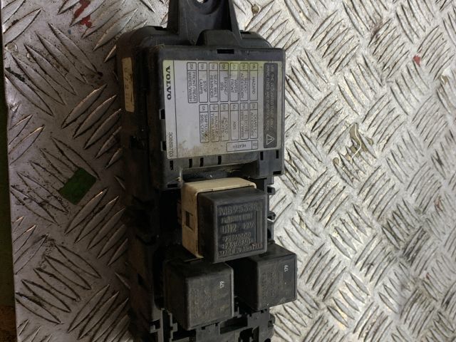 bontott VOLVO S40 Biztosítéktábla Utastér