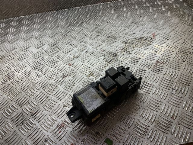 bontott VOLVO S40 Biztosítéktábla Utastér