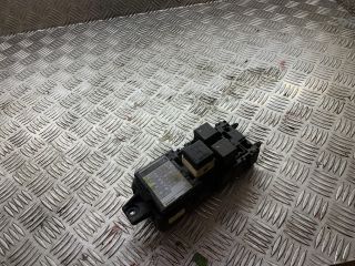 bontott VOLVO S40 Biztosítéktábla Utastér