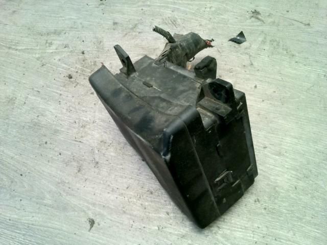 bontott VOLVO S40 Biztosítéktábla Utastér