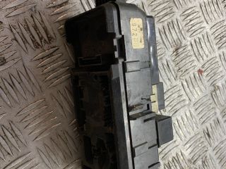 bontott VOLVO S40 Biztosítéktábla Utastér