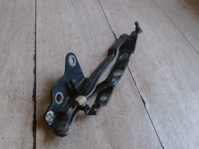 bontott VOLVO S40 Csomagtérajtó Jobb Zsanér