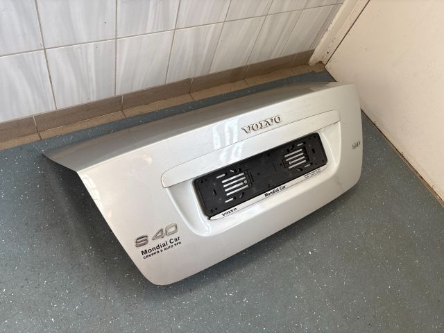 bontott VOLVO S40 Csomagtérajtó (Részeivel)