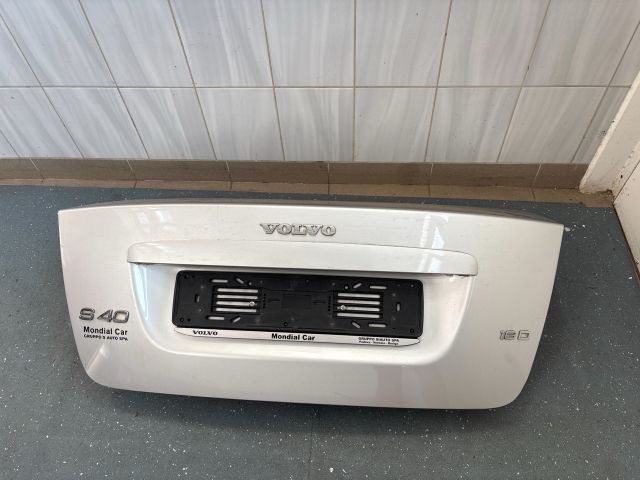 bontott VOLVO S40 Csomagtérajtó (Részeivel)