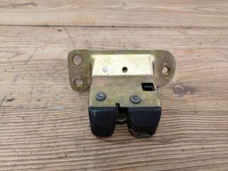 bontott VOLVO S40 Csomagtérajtó Zárszerkezet