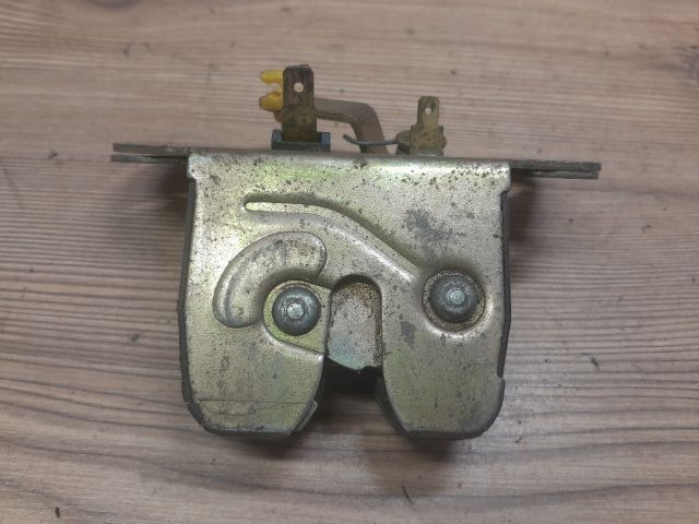 bontott VOLVO S40 Csomagtérajtó Zárszerkezet