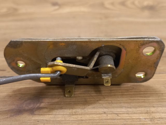 bontott VOLVO S40 Csomagtérajtó Zárszerkezet