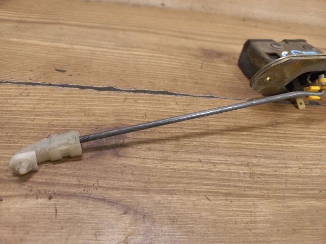 bontott VOLVO S40 Csomagtérajtó Zárszerkezet