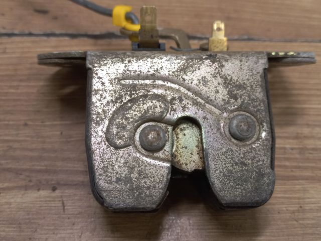 bontott VOLVO S40 Csomagtérajtó Zárszerkezet