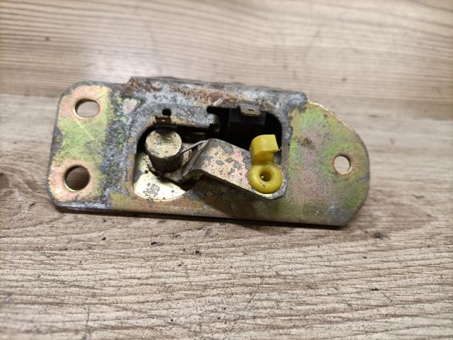 bontott VOLVO S40 Csomagtérajtó Zárszerkezet