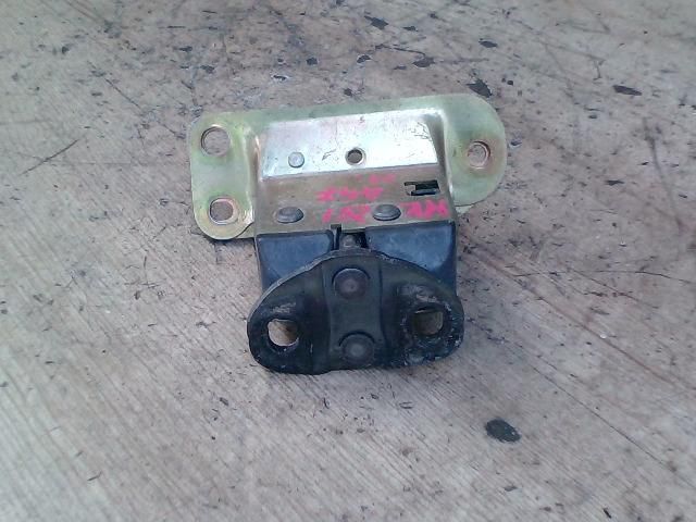 bontott VOLVO S40 Csomagtérajtó Zárszerkezet