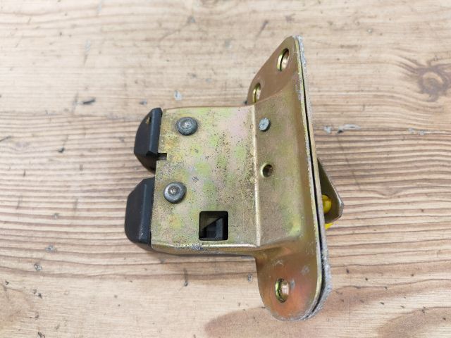 bontott VOLVO S40 Csomagtérajtó Zárszerkezet