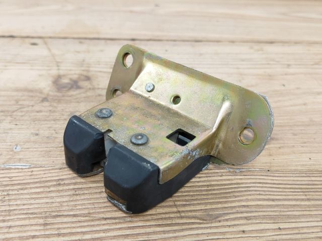 bontott VOLVO S40 Csomagtérajtó Zárszerkezet