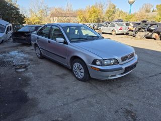 bontott VOLVO S40 Első Lökhárító (Részeivel)