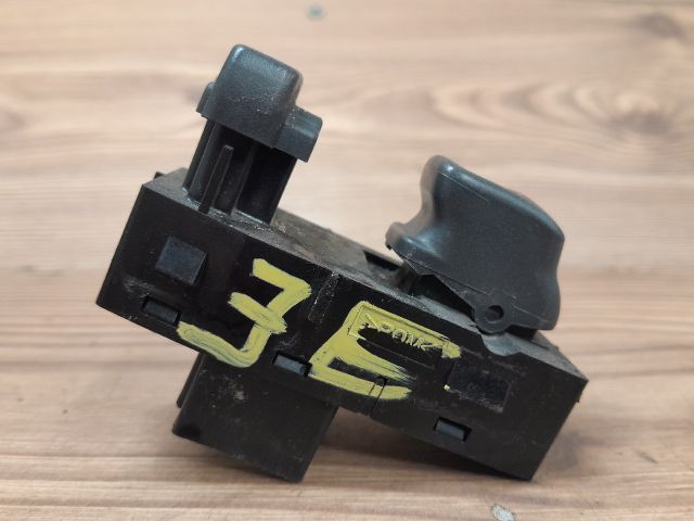 bontott VOLVO S40 Jobb első Ablakemelő Kapcsoló