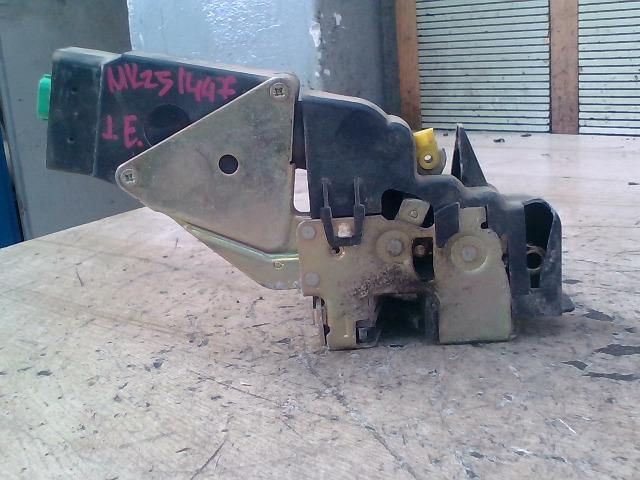 bontott VOLVO S40 Jobb első Ajtózár