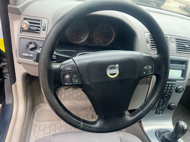 bontott VOLVO S40 Jobb első Zsanér