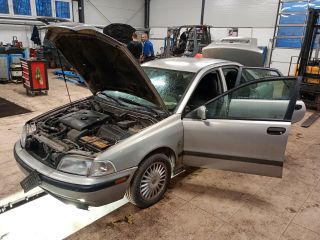 bontott VOLVO S40 Jobb hátsó Ajtóhatároló