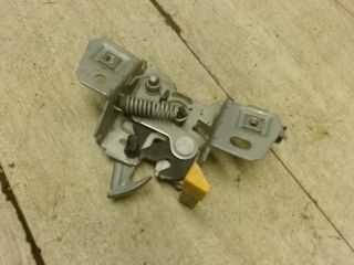 bontott VOLVO S40 Motorháztető Zárszerkezet