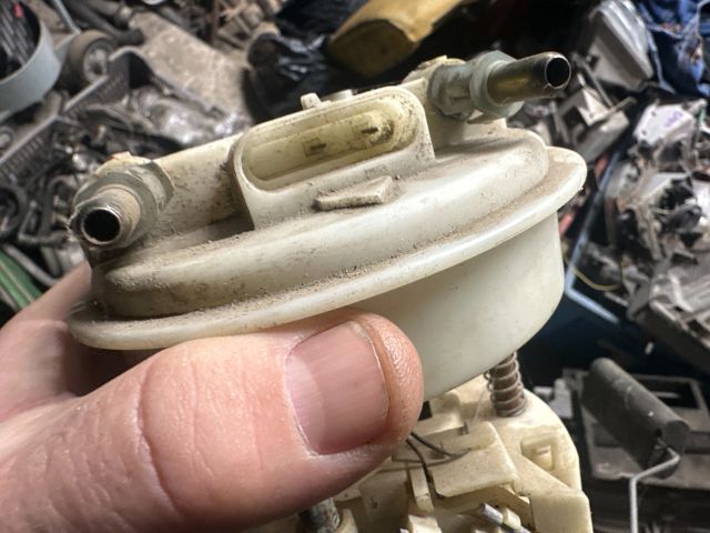 bontott VOLVO S40 Üzemanyagszűrő Ház