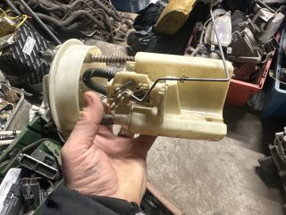 bontott VOLVO S40 Üzemanyagszűrő Ház