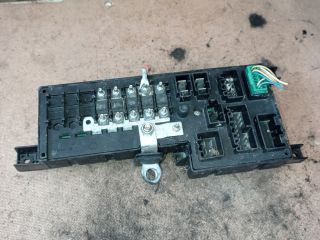 bontott VOLVO S60 Biztosítéktábla Motortér