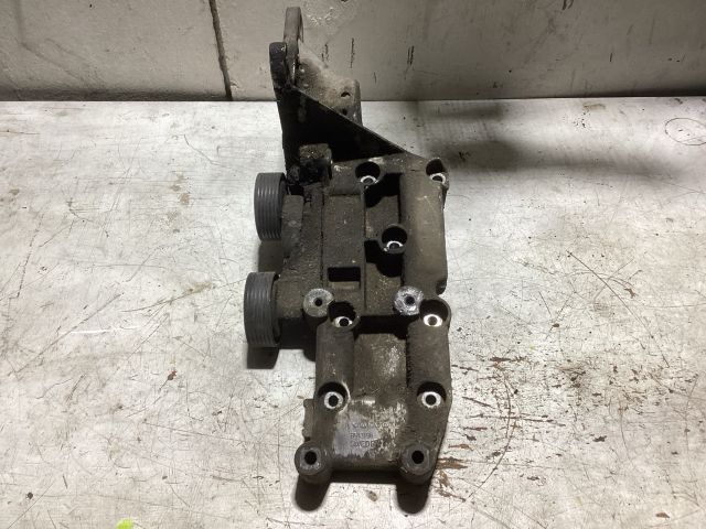 bontott VOLVO S60 Generátor Tartó Bak