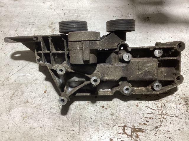 bontott VOLVO S60 Generátor Tartó Bak