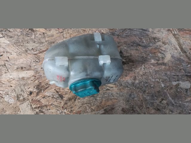 bontott VOLVO S60 Kiegyenlítő Tartály