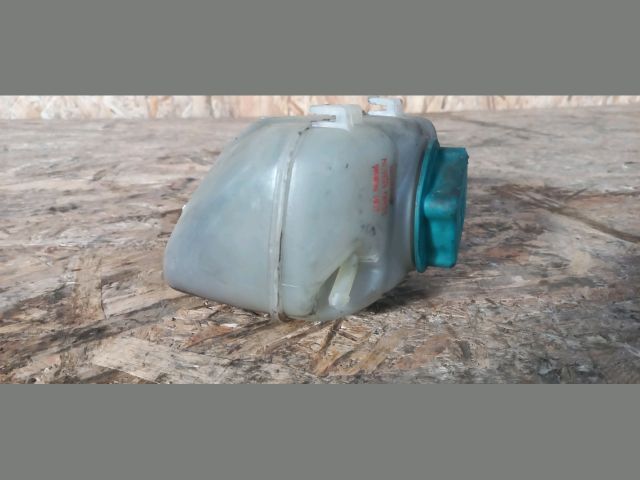 bontott VOLVO S60 Kiegyenlítő Tartály