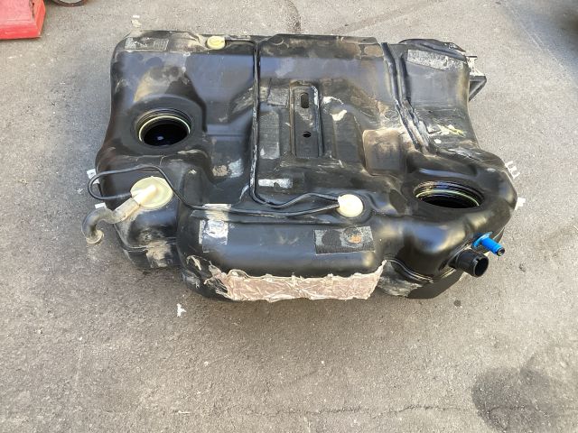 bontott VOLVO S60 Tank