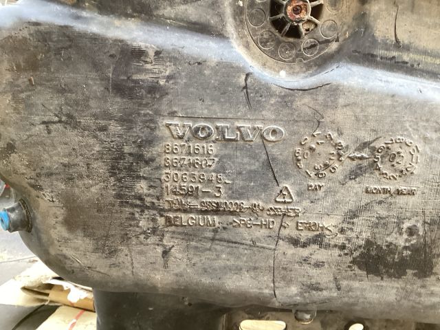 bontott VOLVO S60 Tank