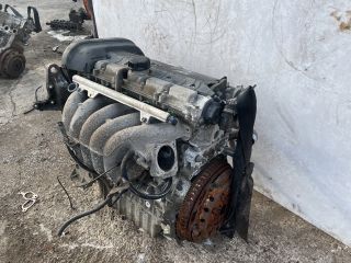 bontott VOLVO S60 Motor (Fűzött blokk hengerfejjel)