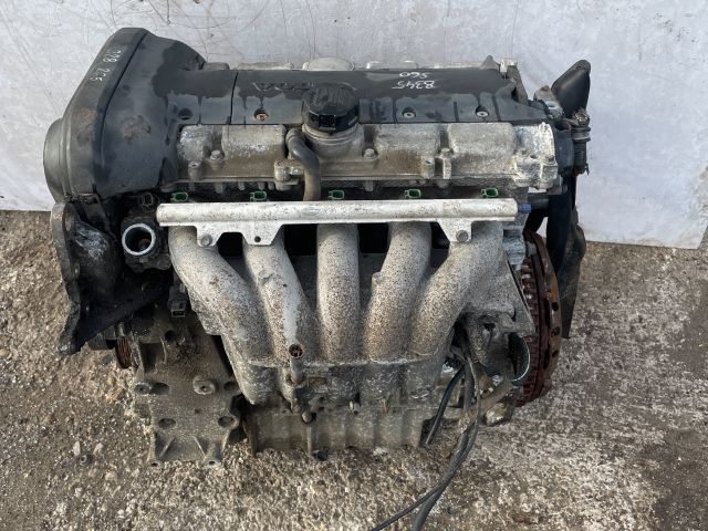 bontott VOLVO S60 Motor (Fűzött blokk hengerfejjel)