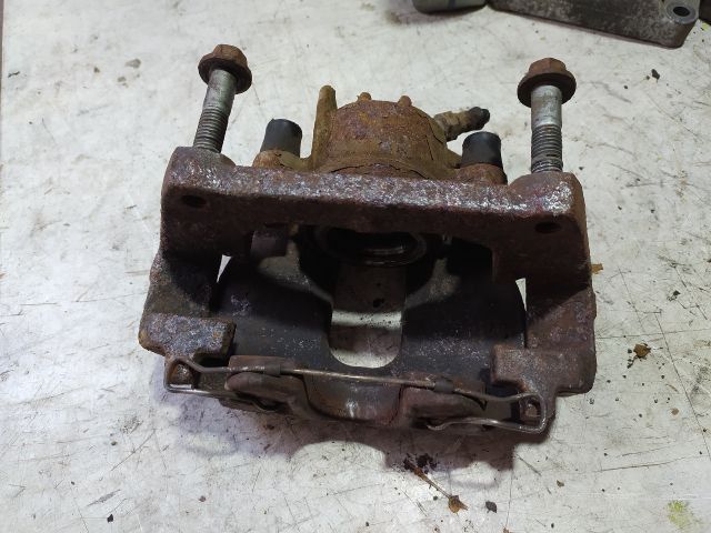 bontott VOLVO S60 Jobb első Féknyereg Munkahengerrel